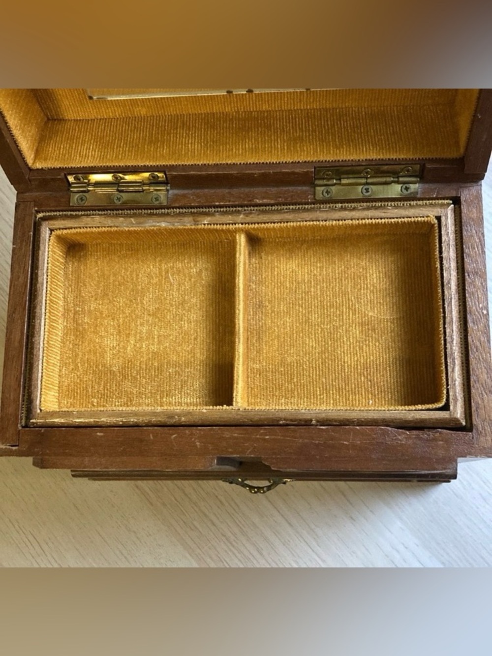Vintage Brown Wooden Musical Jewelry Chest with Lattice Doors, One Drawer Box - Picture 7 of 17
